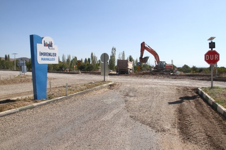 Hüyük’te dönel kavşak çalışmaları başladı