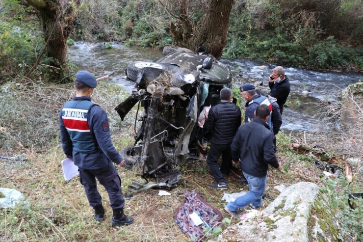 Sağlık çalışanlarının bulunduğu otomobil Ihlara Vadisi’ne uçtu