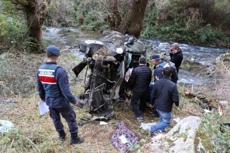 Sağlık çalışanlarının bulunduğu otomobil Ihlara Vadisi’ne uçtu
