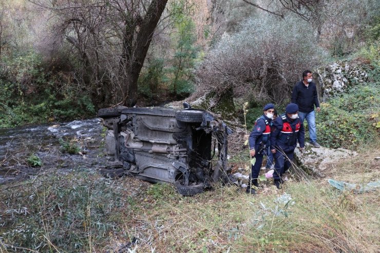 Sağlık çalışanlarının bulunduğu otomobil Ihlara Vadisi’ne uçtu