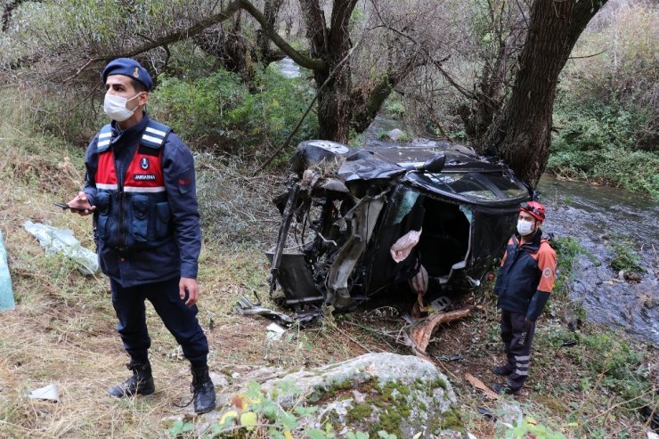 Sağlık çalışanlarının bulunduğu otomobil Ihlara Vadisi’ne uçtu