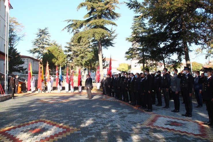 Yunak’ta Atatürk ebediyete intikalinin 82’ici yıldönümünde anıldı