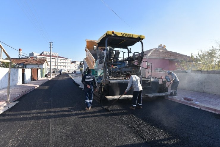 Karatay’da 200 bin ton asfalt hedefi aşıldı