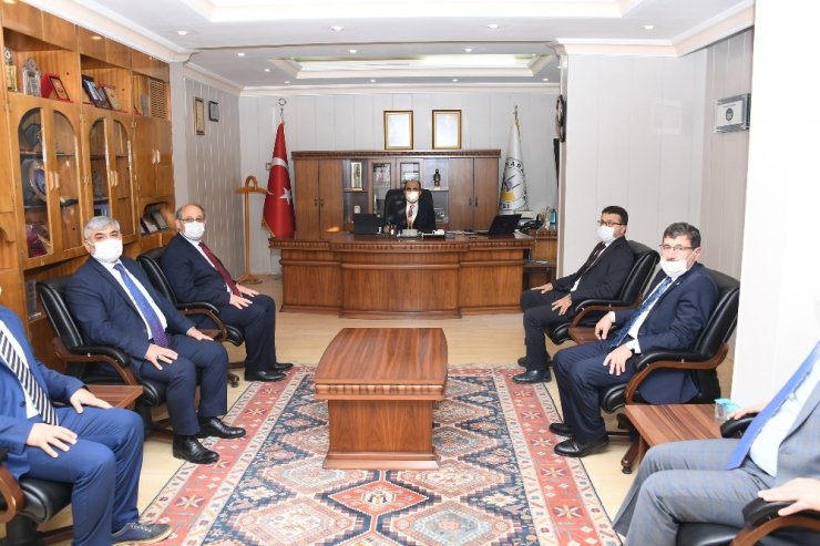 Başkan Altay Karapınar ve Emirgazi’de vatandaşlarla buluştu