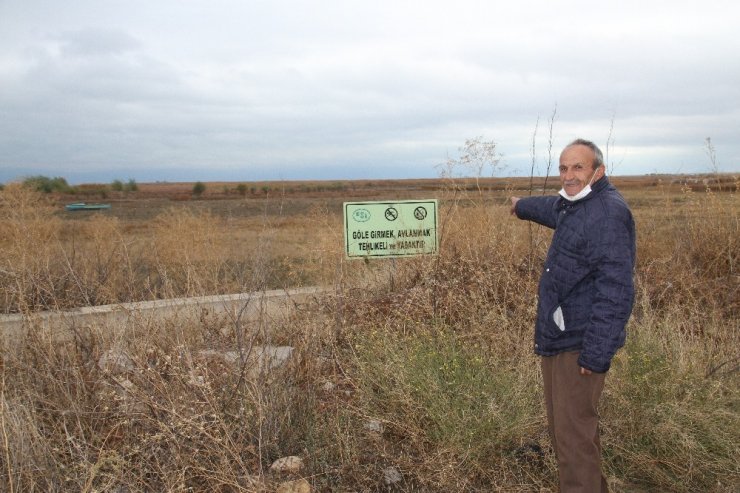 Beyşehir Gölü kıyılarında sular çekildi