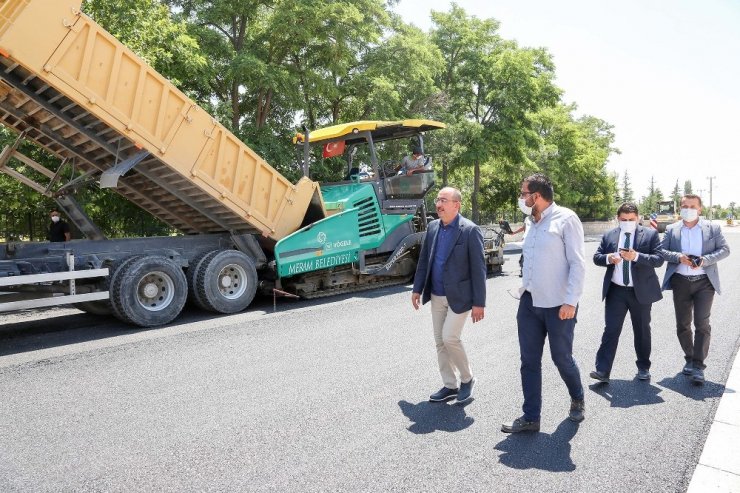 Başkan Kavuş: “Asfaltsız tek bir metre yol kalmayıncaya kadar durmayacağız”