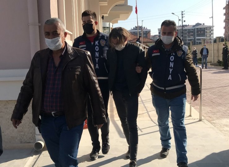 Birlikte olduğu 2 çocuk annesi kadını vurup öldüren genç adliyede