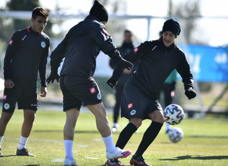 Kupada farklı kazanan Konyaspor, Alanyaspor hazırlıklarını sürdürdü