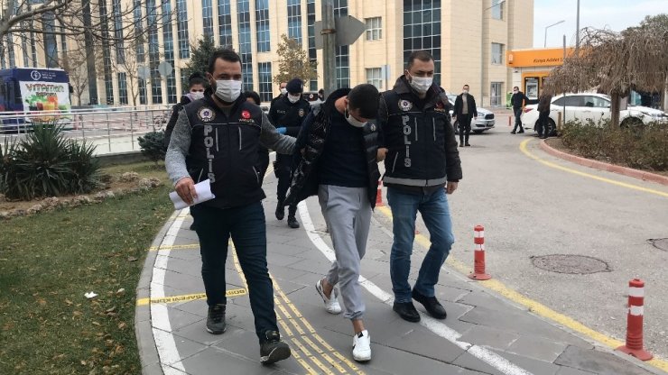 Eroinle yakalanan Kadir Şeker’in kurtardığı kadın ve birlikte yaşadığı kişi tutuklandı