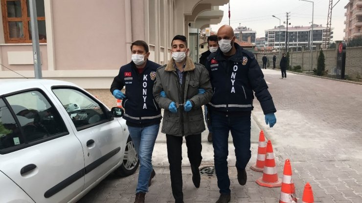 Silahlı çatışmada üvey babasının arkadaşını öldürdü