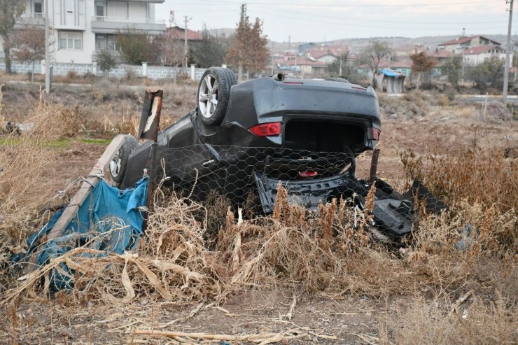 Takla atan otomobilin sürücüsü ağır yaralandı