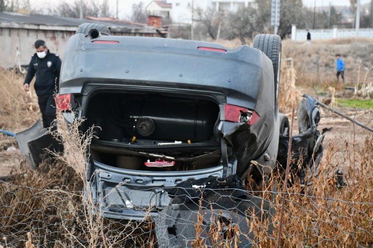 Takla atan otomobilin sürücüsü ağır yaralandı