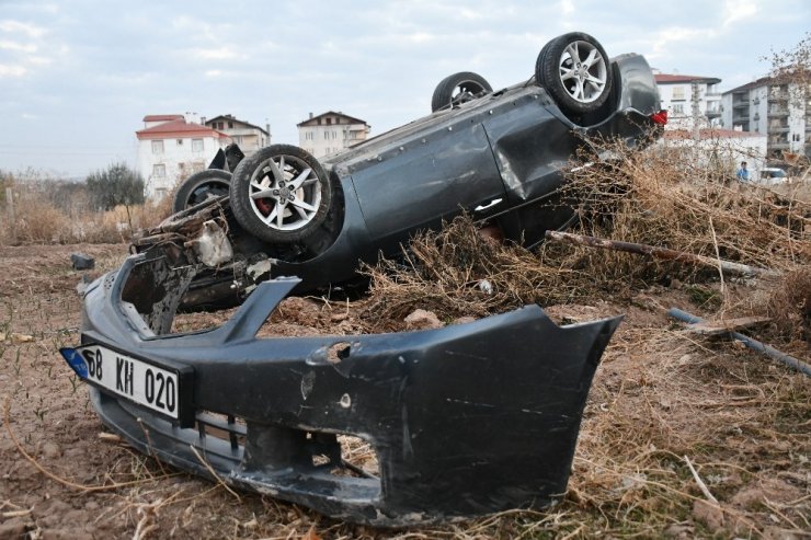 Takla atan otomobilin sürücüsü ağır yaralandı