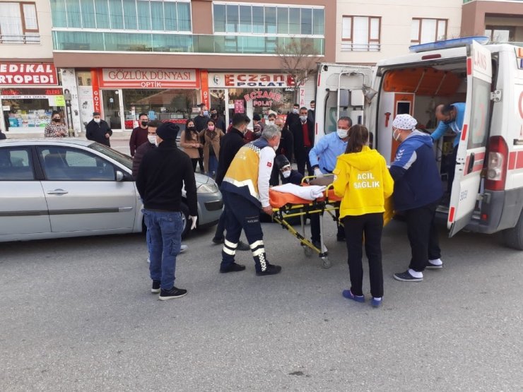 Otomobil ile motosiklet çarpıştı: 1 yaralı