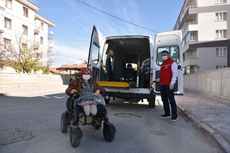 Belediye 10 yıldır engelini aşmasına yardımcı oluyor