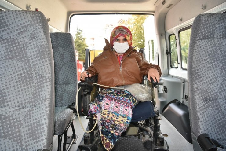 Belediye 10 yıldır engelini aşmasına yardımcı oluyor