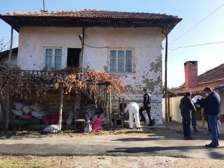 Avukat evinde ölü bulundu