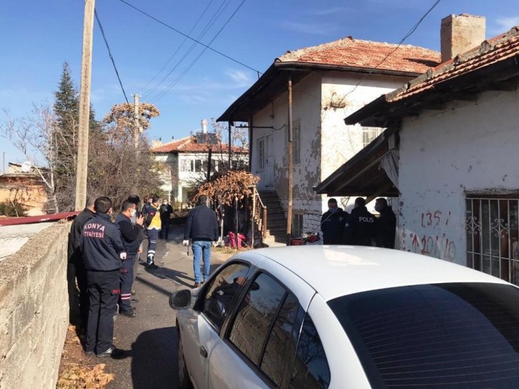Avukat evinde ölü bulundu