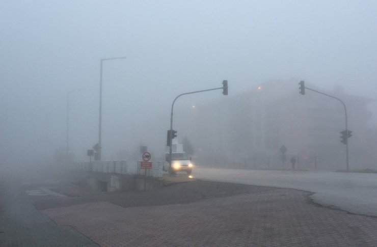 Kulu’da trafiğe sis engeli