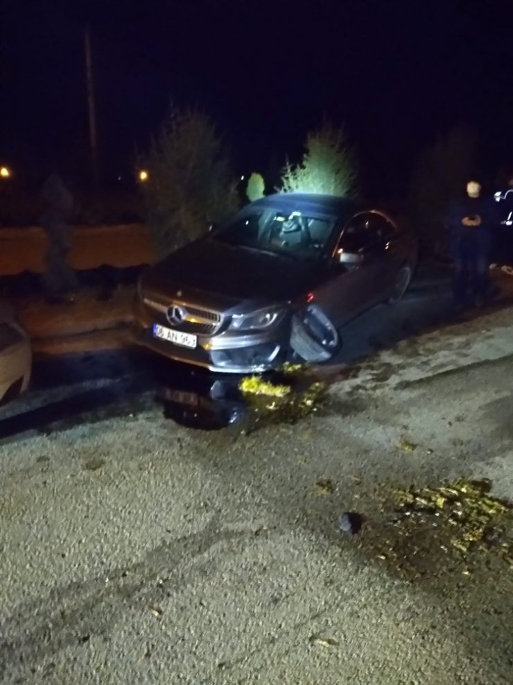 Polisten kaçıp kaza yaptı, otomobilden eroin çıktı