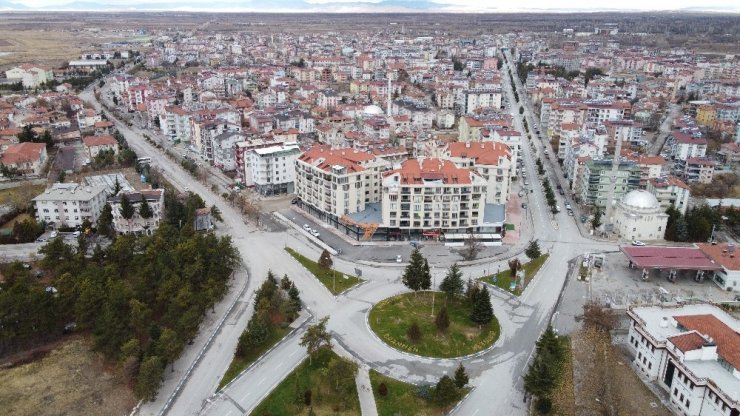 Beyşehir Gölü’nde kısıtlamadan muaf balıkçılar da mesai yaptı