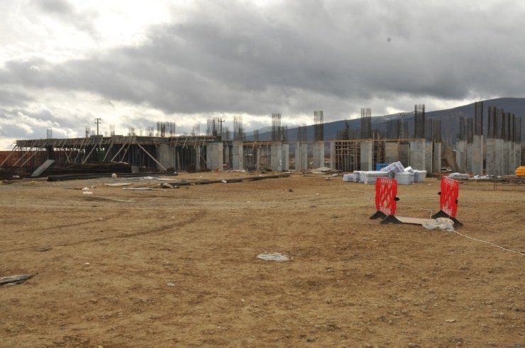 Akşehir’de yeni otogar inşaatı hızla yükseliyor