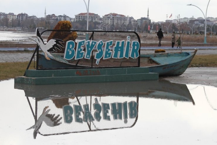 Beyşehir Gölü kıyısındaki parklara hafta içinde de ilgi arttı