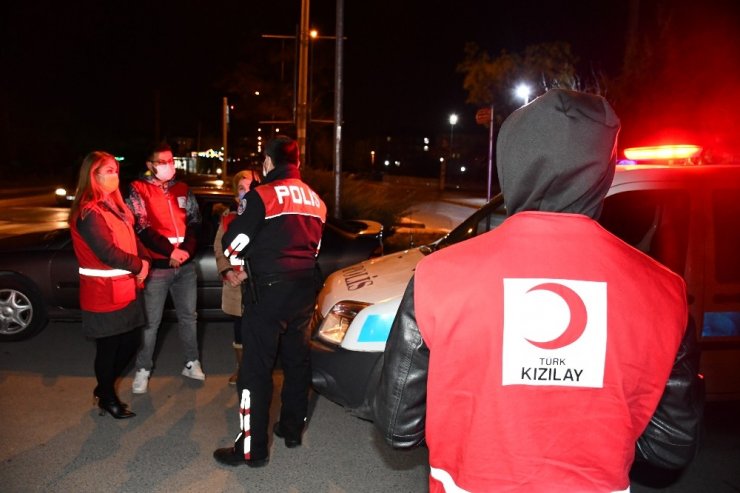 Kızılay’dan polislere çay-kahve servisi