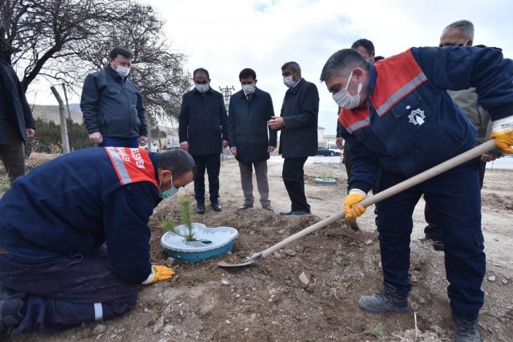 Konya’da ilk kez sulamasız fidan dikim çalışması yapıldı