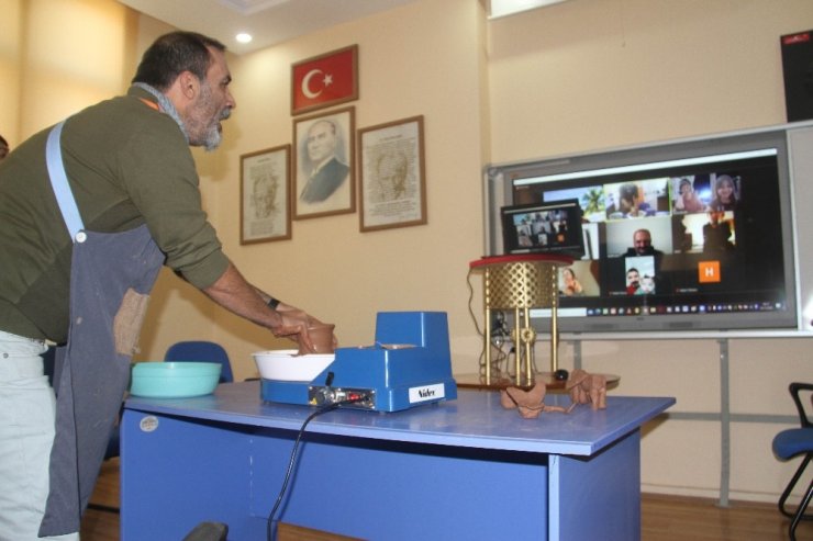Özel çocuklara uzaktan online eğitimle çömlek sanatı eğitimi