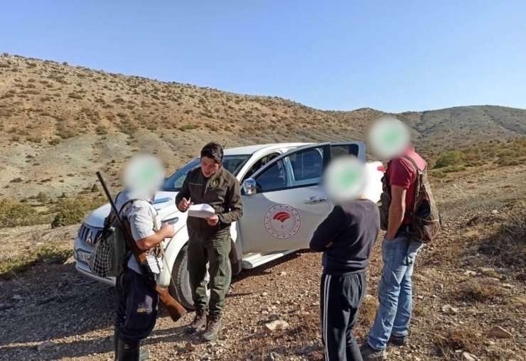 Konya’da bir ayda 95 kaçak avcıya 156 bin lira ceza kesildi