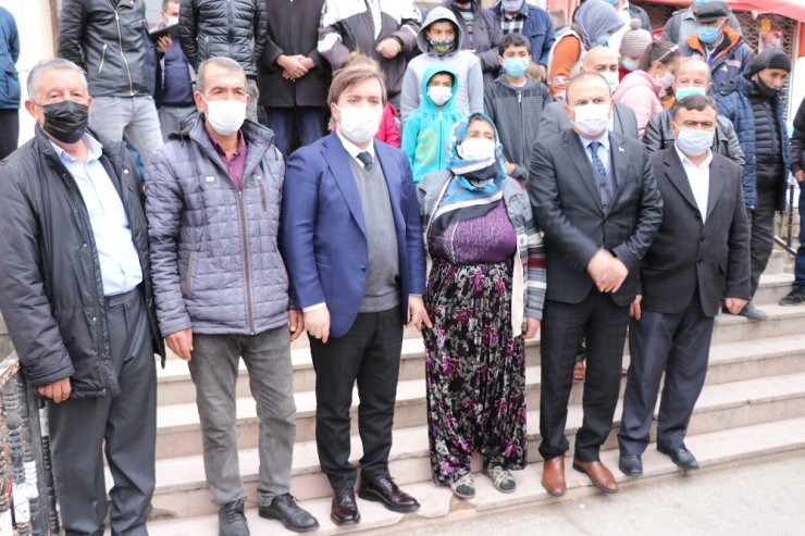 Kazada koyunları telef olan Şerife anne koyunlarına kavuştu
