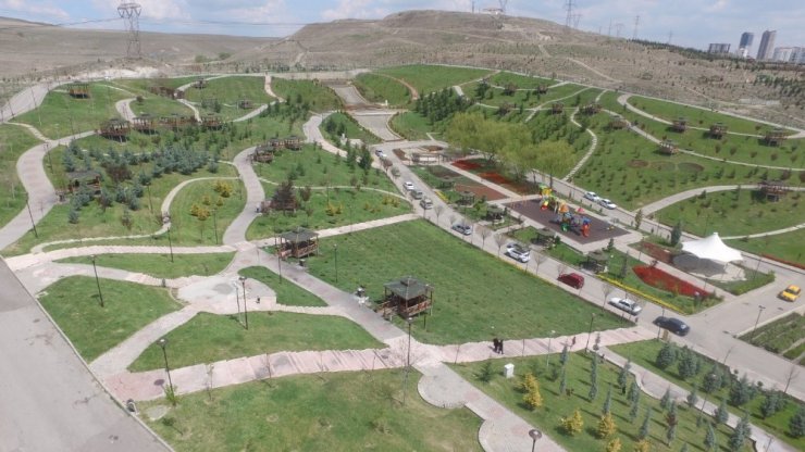 Dört mevsim güzelliğine doyulmayan Sincan Sera Park