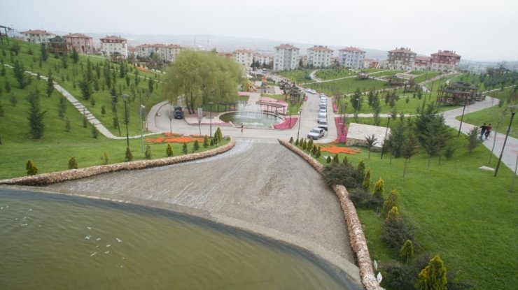 Dört mevsim güzelliğine doyulmayan Sincan Sera Park