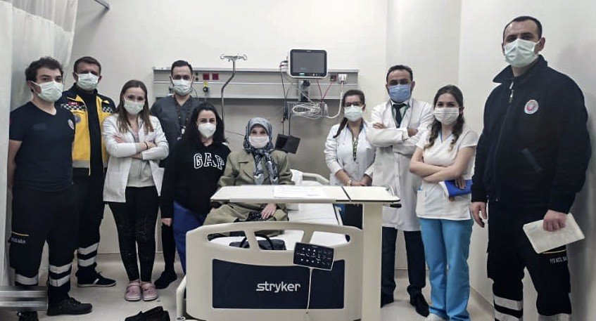 Merhum Naim Süleymanoğlu’nun annesi tedavi için Türkiye’ye getirildi