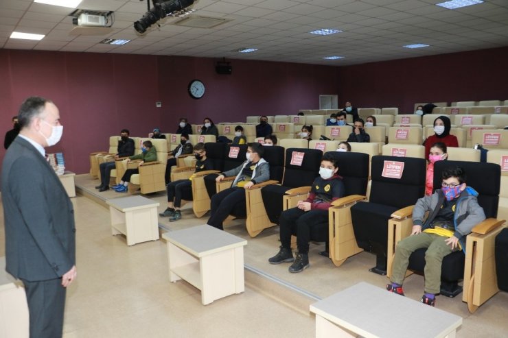 Online satranç turnuvasında ödüller sahiplerini buldu