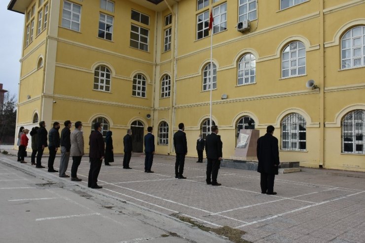 Karaman’da tüm okullarda İstiklal Marşı okundu