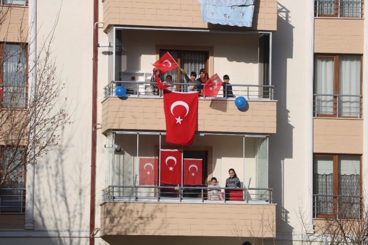 Sivas’ta İstiklal Marşı coşkusu renkli görüntüler oluşturdu