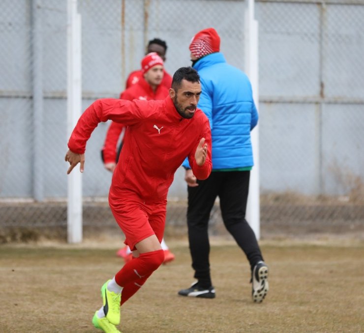 Sivasspor ara vermedi!