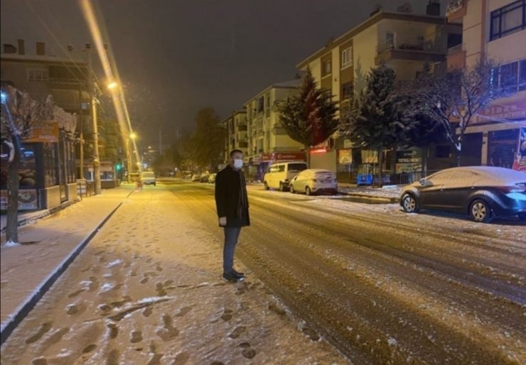 Pursalar Belediye Başkanı Çetin, karla mücadele için sahada