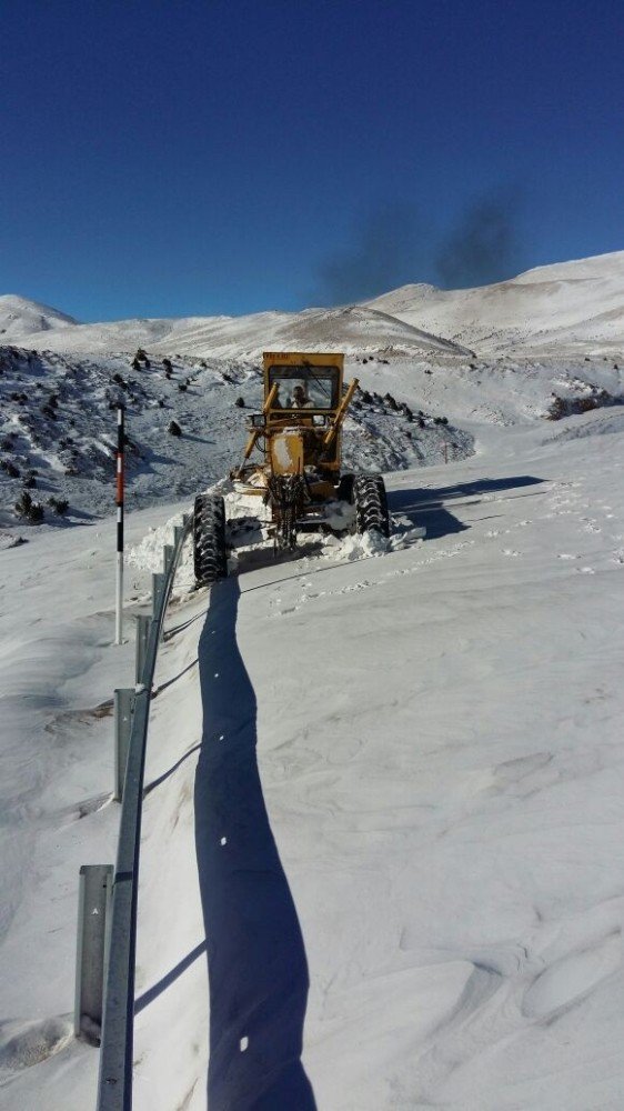 Kar nedeniyle kapanan 539 mahalle yolu ulaşıma açıldı