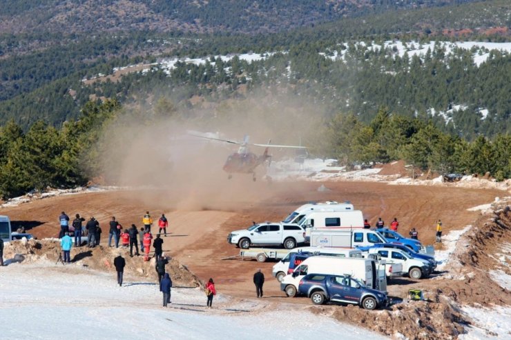 Helikopter ambulanstan 10 yılda 2 bin 500 acil uçuş