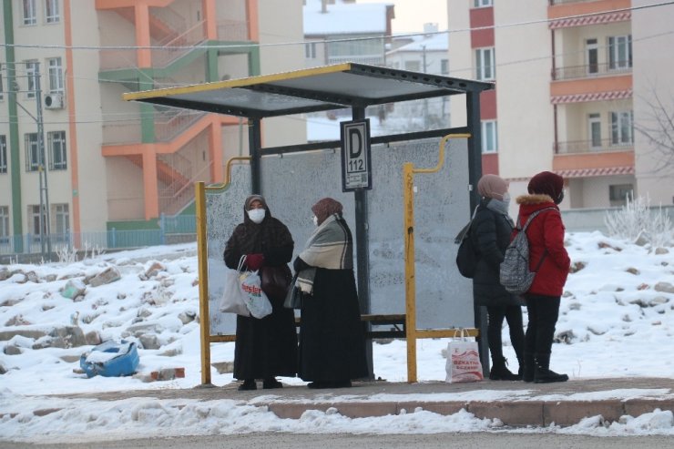 Termometreler eksi 20’yi gösterdi, hayat dondu