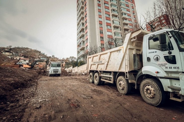 Altındağ Belediyesi 1 yılda 18 kilometre yeni yol açtı