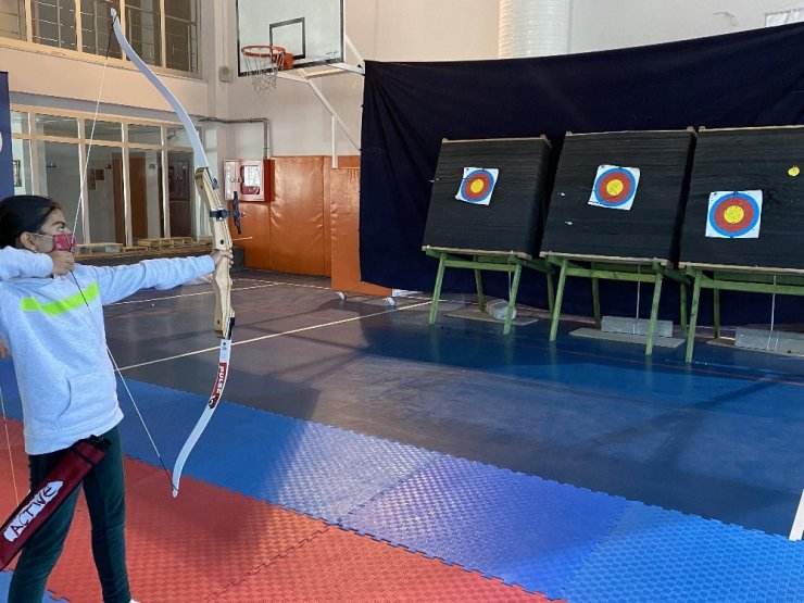 Niğde’de yeni okçular yetişiyor