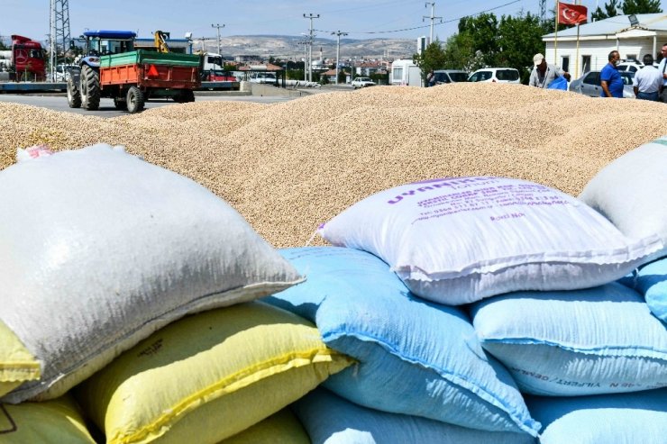 Ankara Büyükşehir Belediyesi’nden çiftçilere çifte müjde