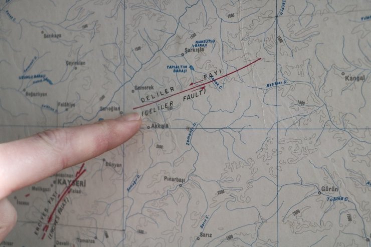 Deprem uzmanı açıkladı, paniğe gerek yok