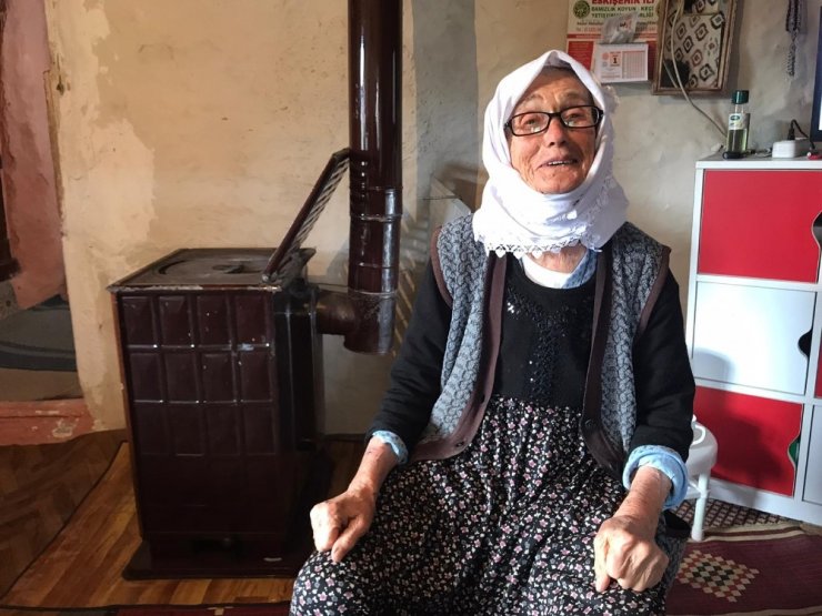 Aşı olan Hesna nine devlete minnettar