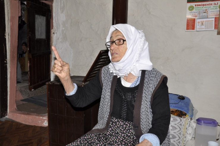 Aşı olan Hesna nine devlete minnettar