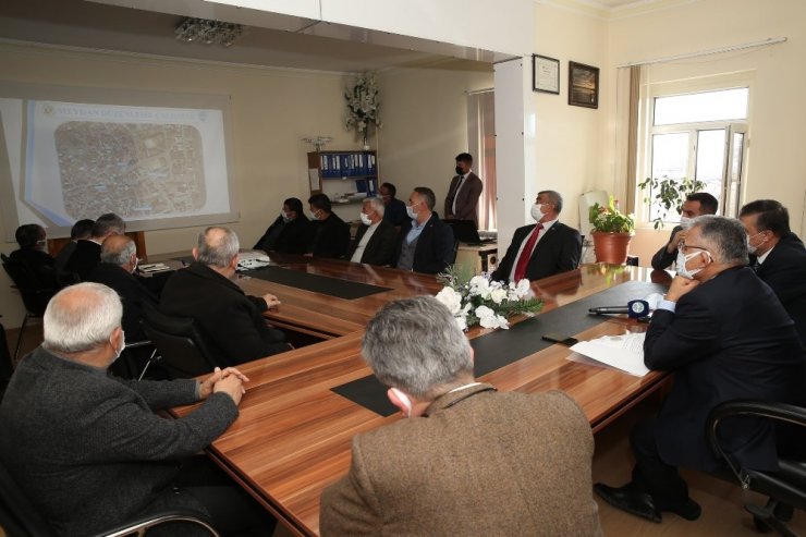 Başkan Büyükkılıç 2021 yatırımları için Yeşilhisar’da